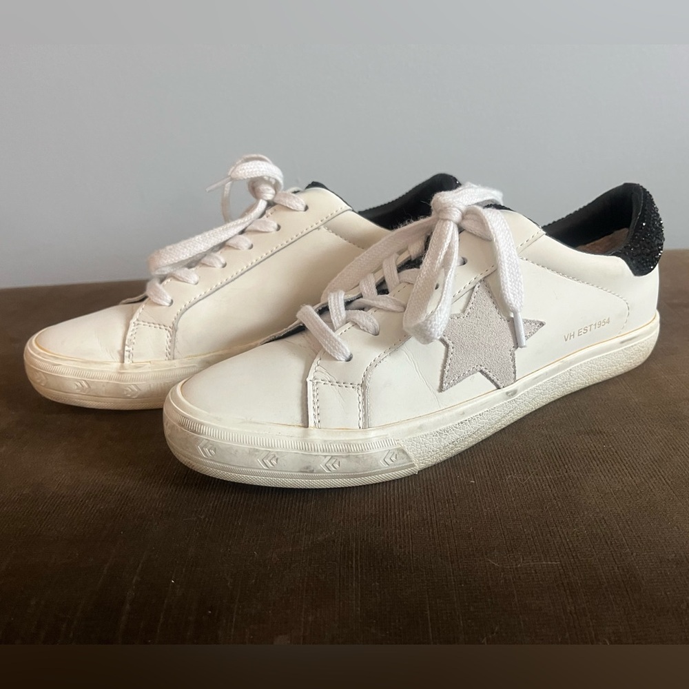 Vintage Havana White Sneakers with Star and Black Rhinestone Detail, Size 8.5